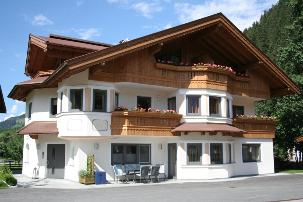 Zottl Apartment *